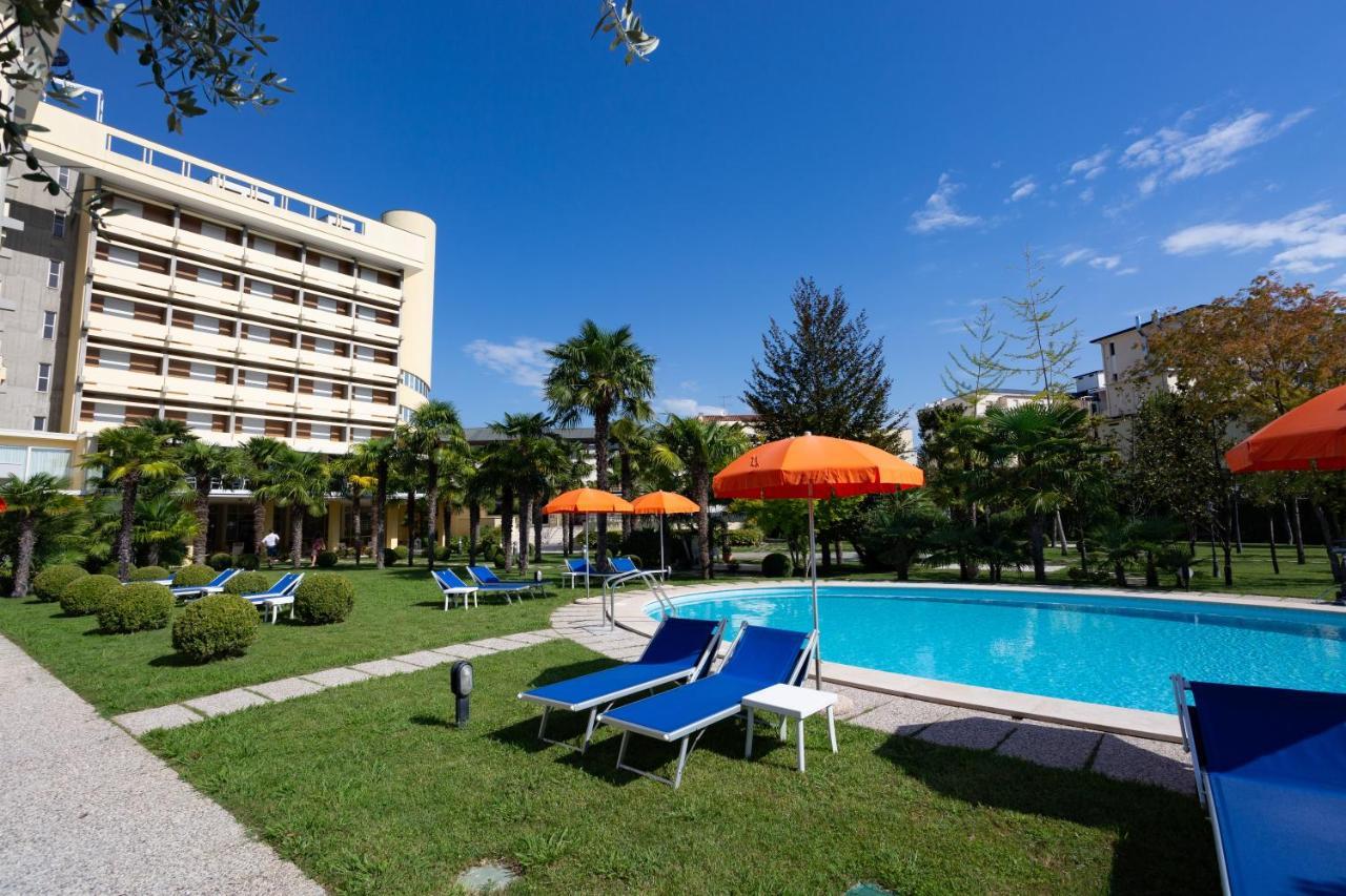 Hotel Savoia Thermae & Spa (Adults Only) Abano Terme Exterior photo